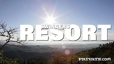 Swingers Resort, Backstage